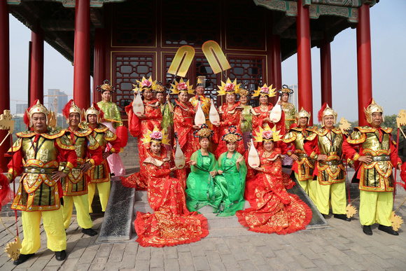 邯鄲市第十二屆中原藝術(shù)節(jié)精彩模特隊演出《武靈叢臺》